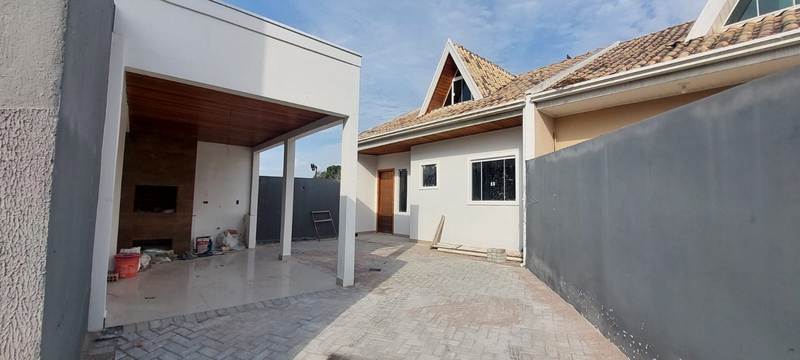 CASA COM ÁTICO – ALTO PADRÃO